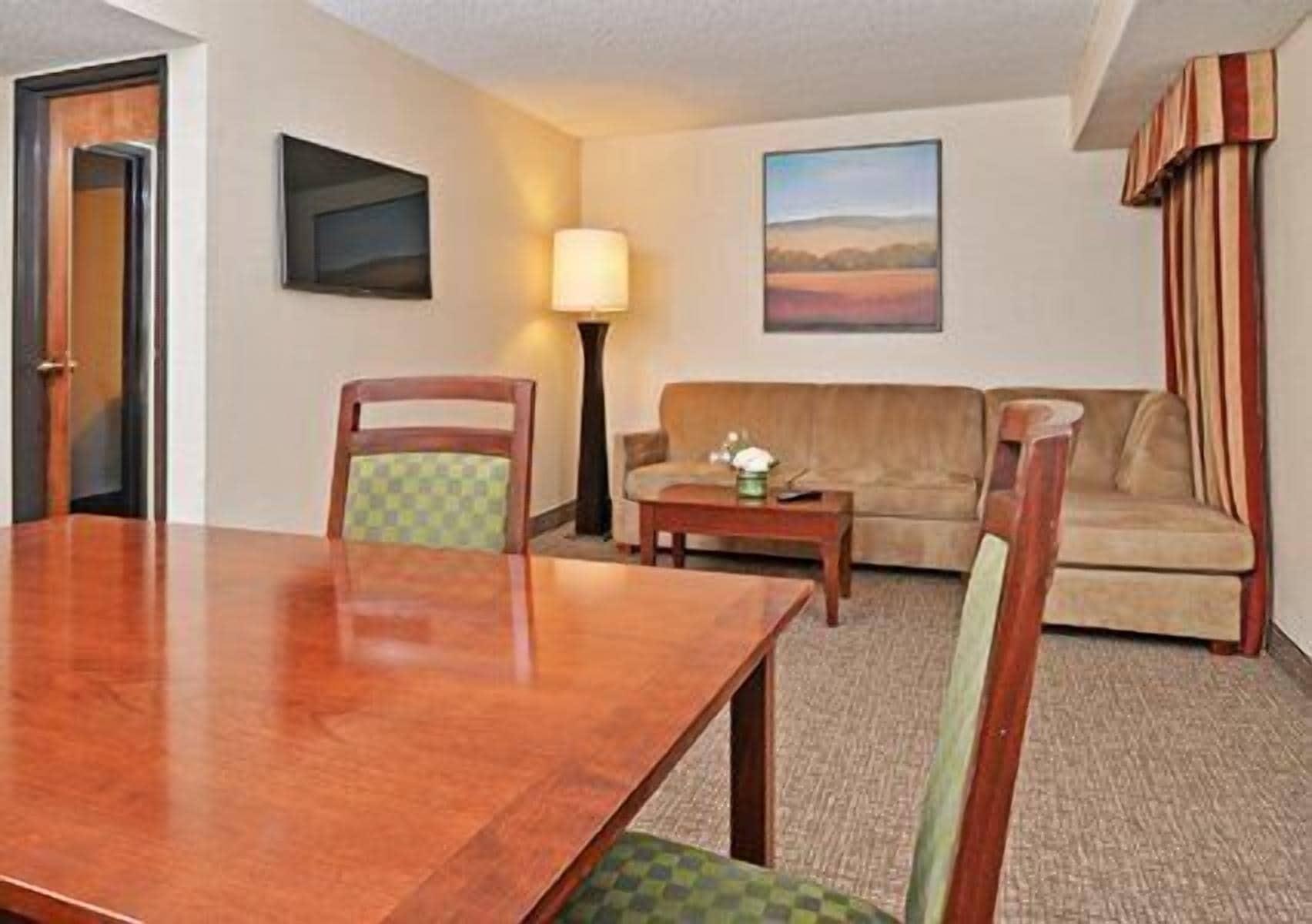 Comfort Inn & Suites Denver Northfield Esterno foto